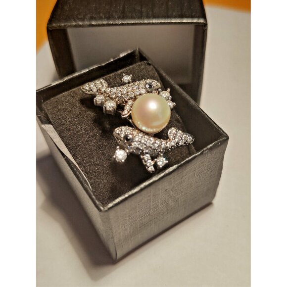 Italian Women's Size 8 Sterling Silver 925 Ring White Pearl &  CZ Dolphins - Picture 6 of 7